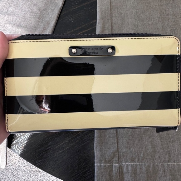 Kate Spade Neda Penn Valley Wallet - Picture 3 of 7